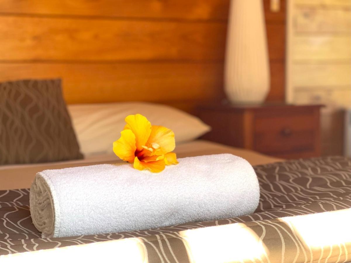 Tatahi Lodge Beach Resort Hahei Exteriör bild