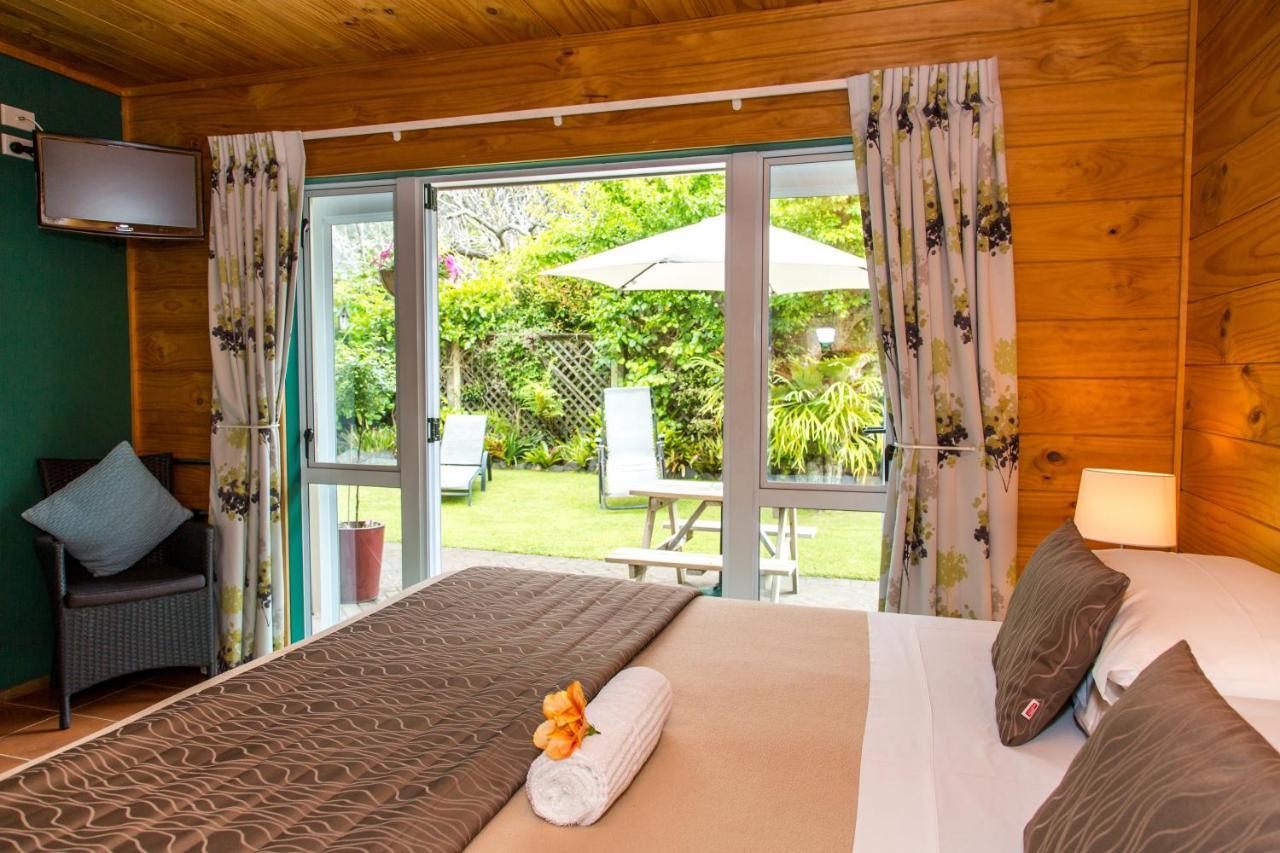 Tatahi Lodge Beach Resort Hahei Exteriör bild